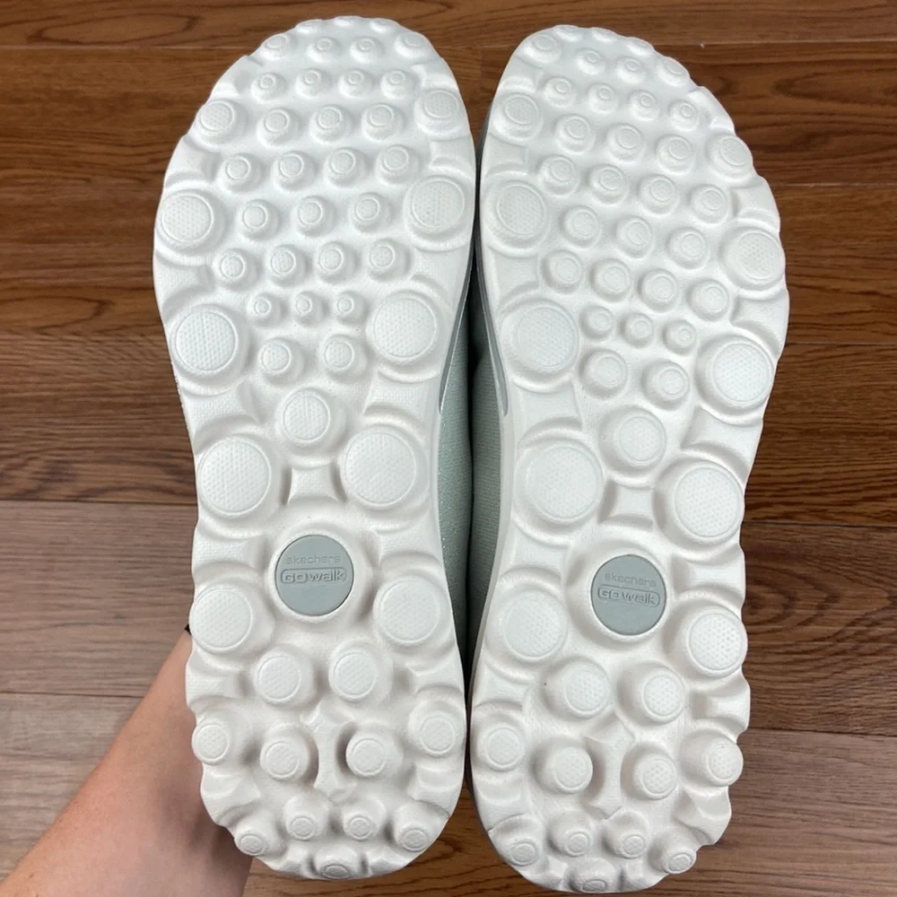 Skechers GOwalk Classic Washable Slip-Ons Size 11 Silver Shimmer